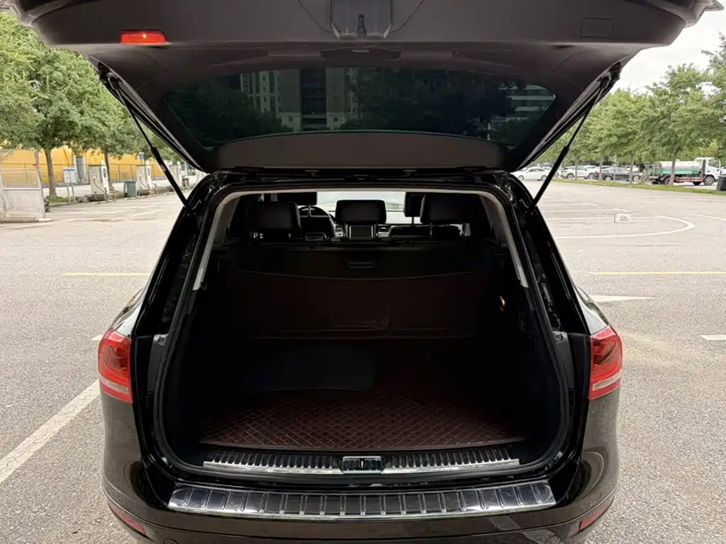 Volkswagen Touareg 2015 — фото 10
