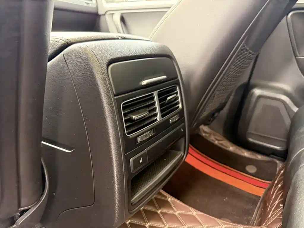 Volkswagen Touareg 2015 — фото 19