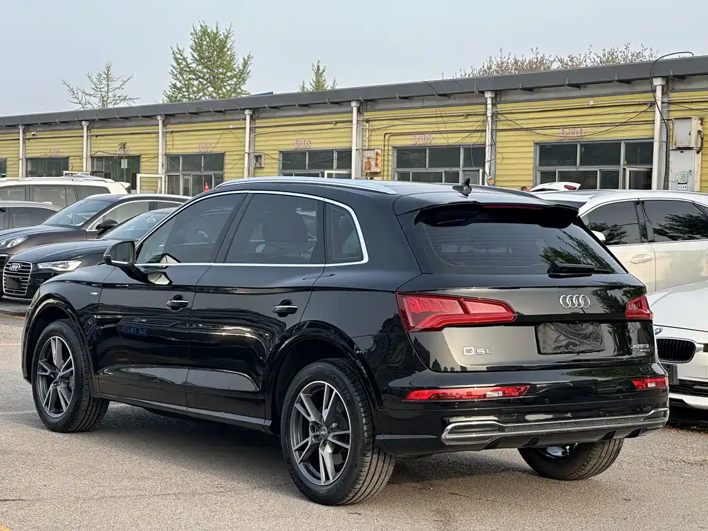 Audi Q5L 2020 — фото 6