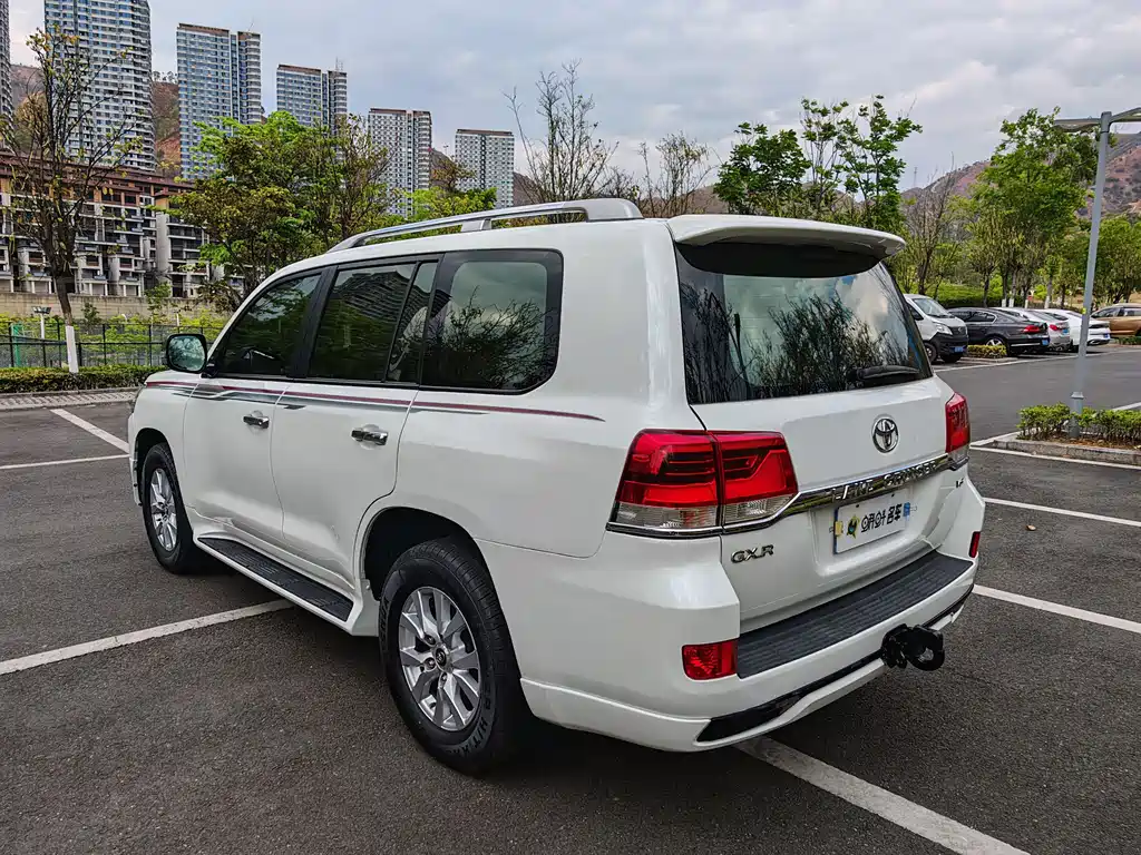 Toyota Land Cruiser 2017 — фото 4