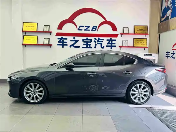 Mazda 3 Axela 2021