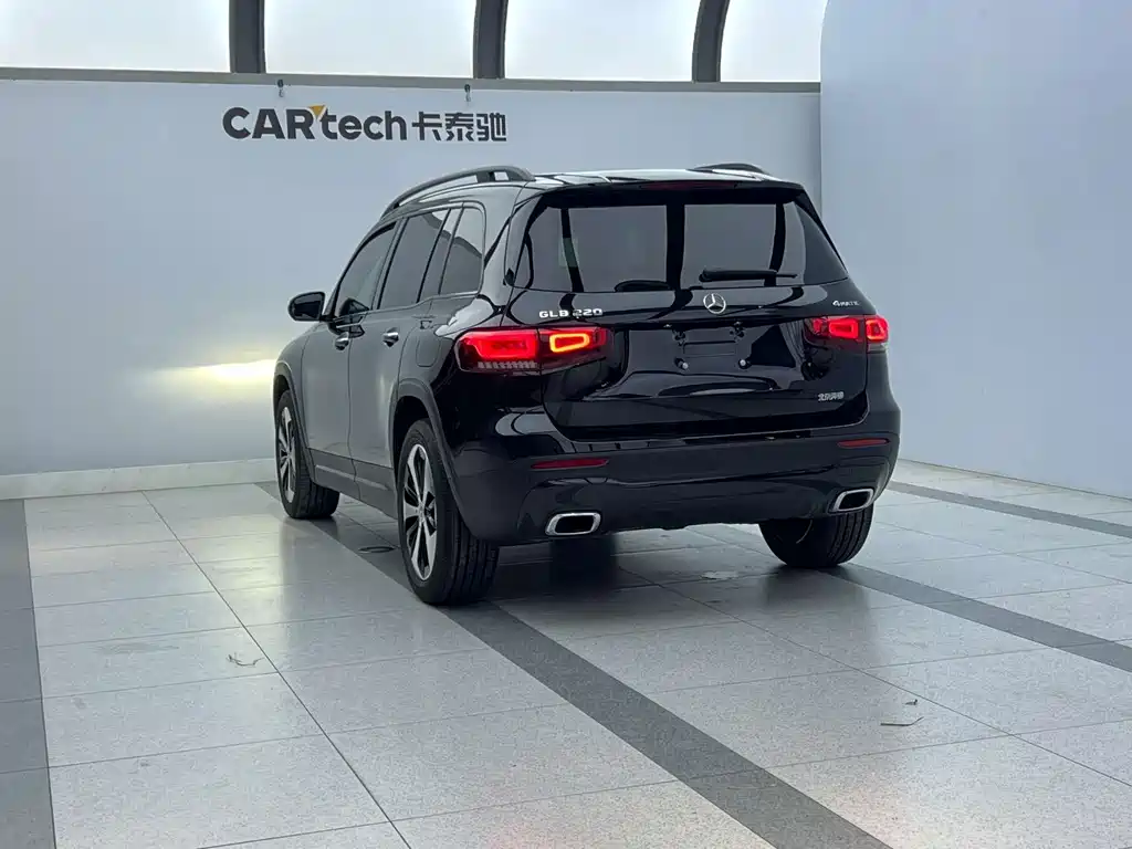 Mercedes-Benz GLB 2023