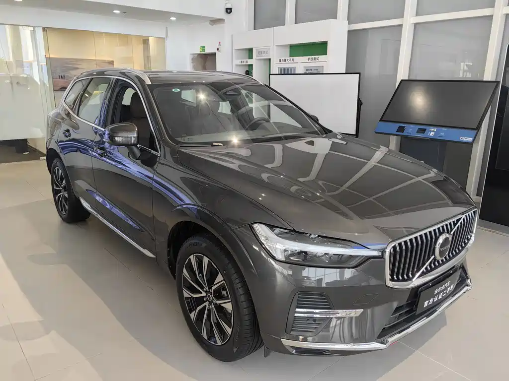 Volvo XC60 2025 — фото 3