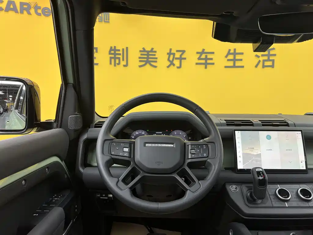 Land Rover Defender 2023 — фото 14