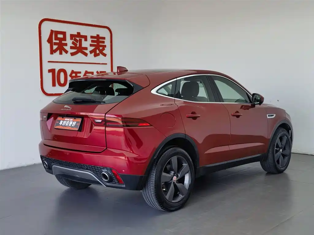 Jaguar E-PACE 2018 — фото 2