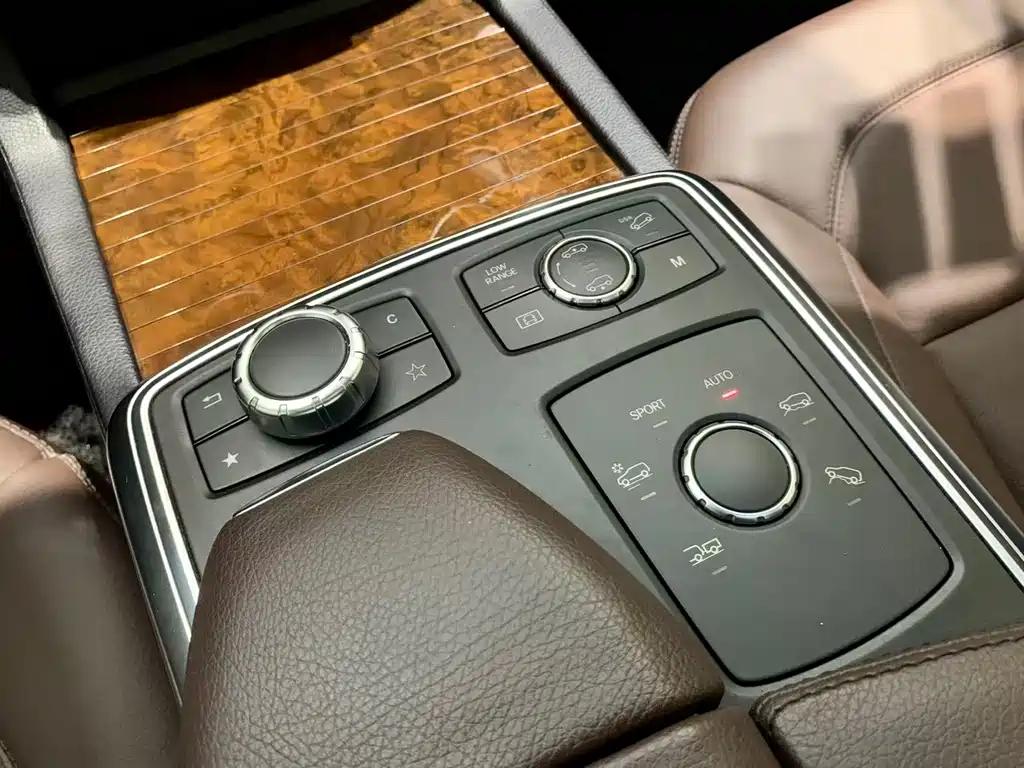Mercedes-Benz M-Class 2015 — фото 11