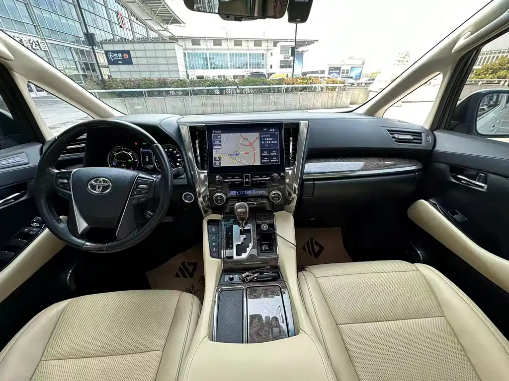 Toyota Vellfire 2021 — фото 12