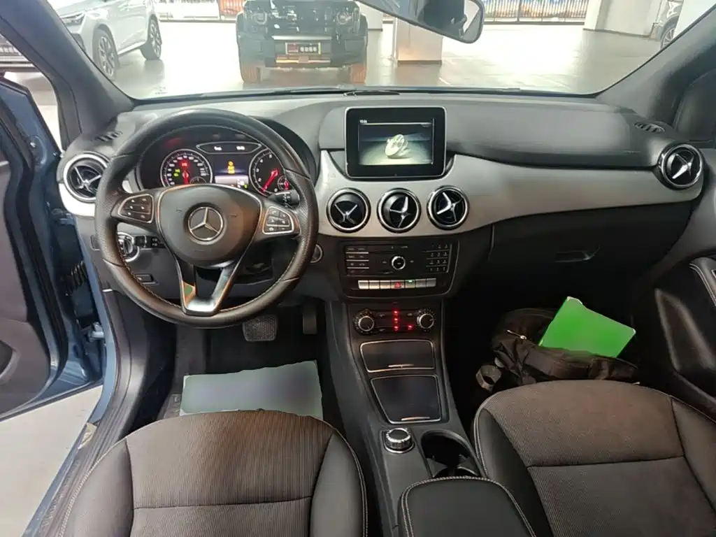 Mercedes-Benz B-Class 2016 — фото 10