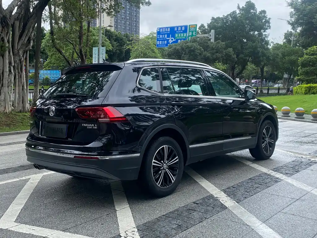 Volkswagen Tiguan L 2018 — фото 25