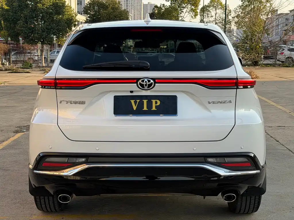 Toyota Venza 2022 — фото 5