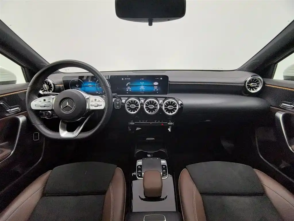 Mercedes-Benz A-Class 2020 — фото 5