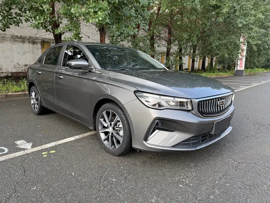 Geely Emgrand 2023