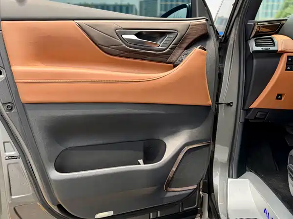Toyota Vellfire 2024