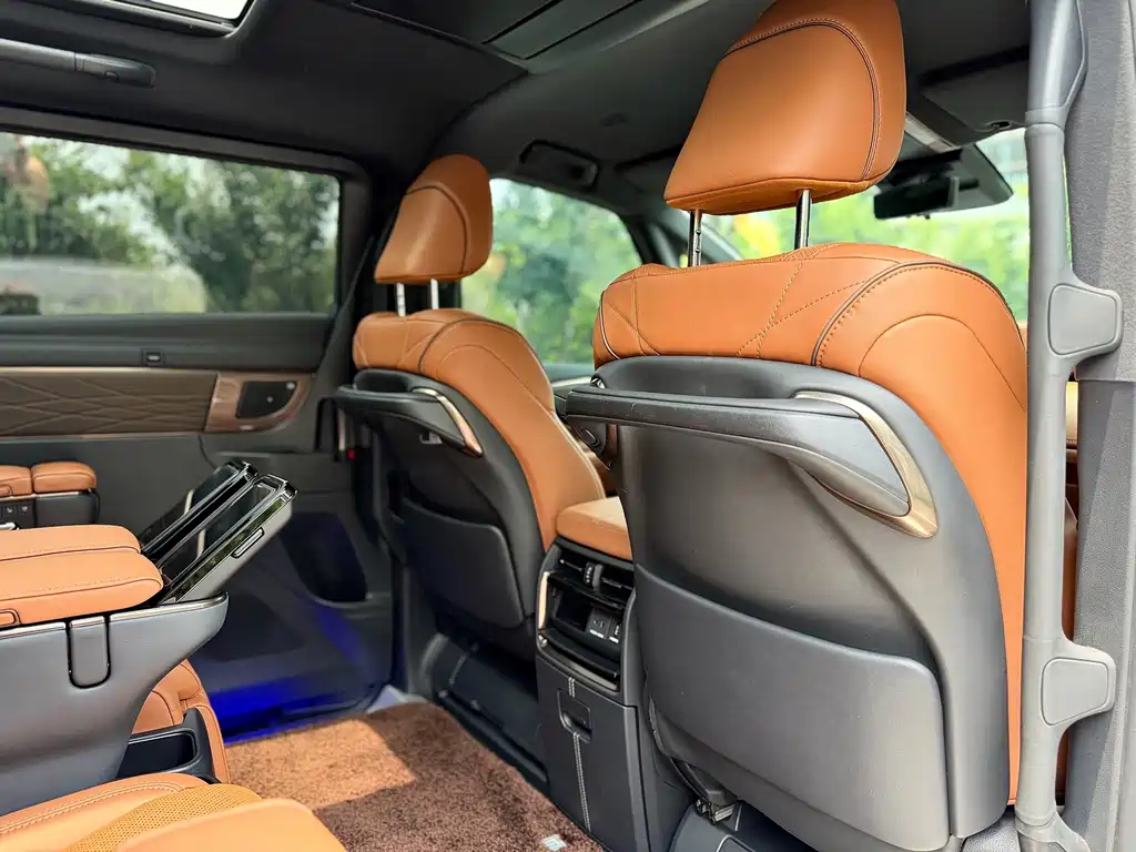 Toyota Vellfire 2024 — фото 19