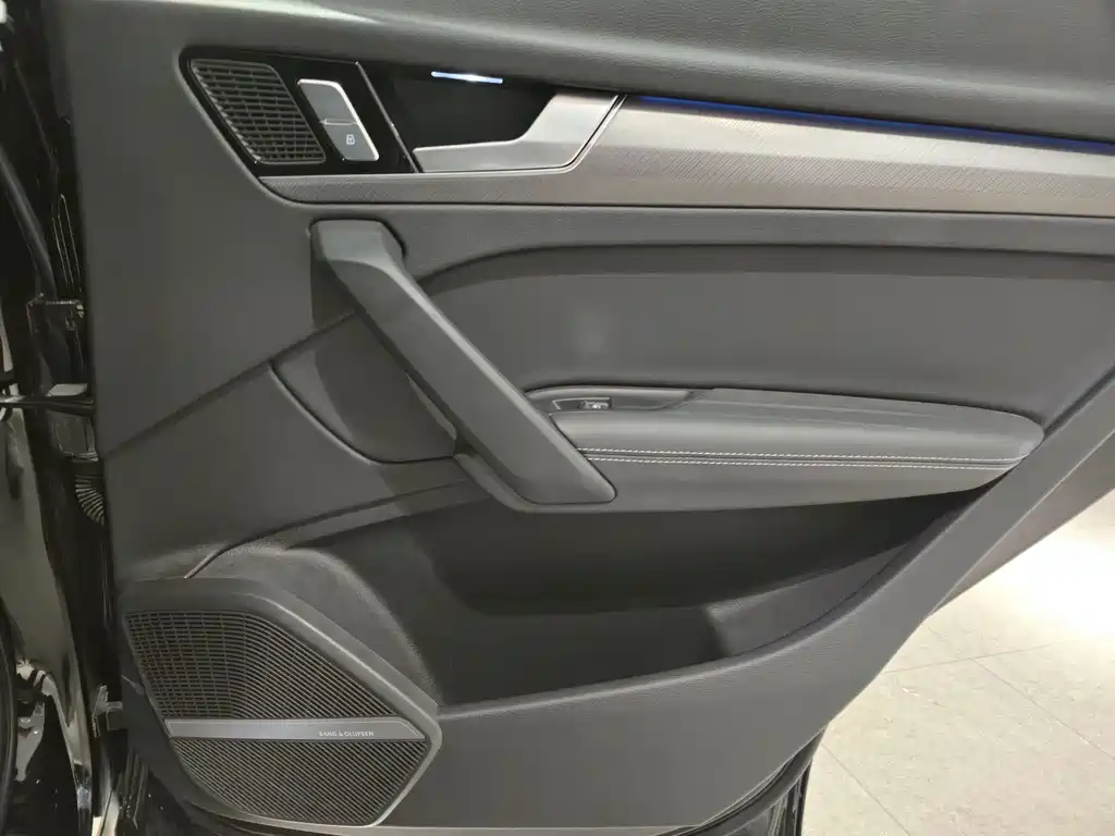 Audi Q5L 2025 — фото 22
