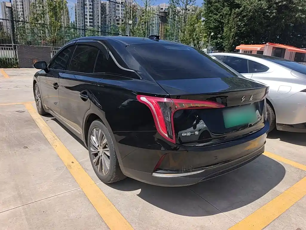 Hongqi E-QM5 2023 — фото 5