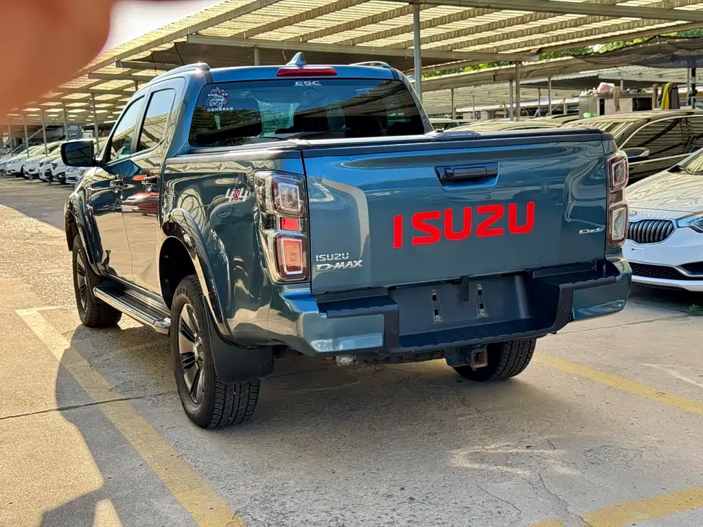Isuzu D-MAX 2024 — фото 6