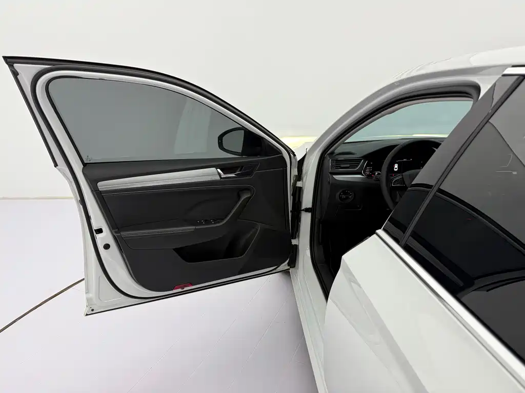 Skoda Superb 2023 — фото 23