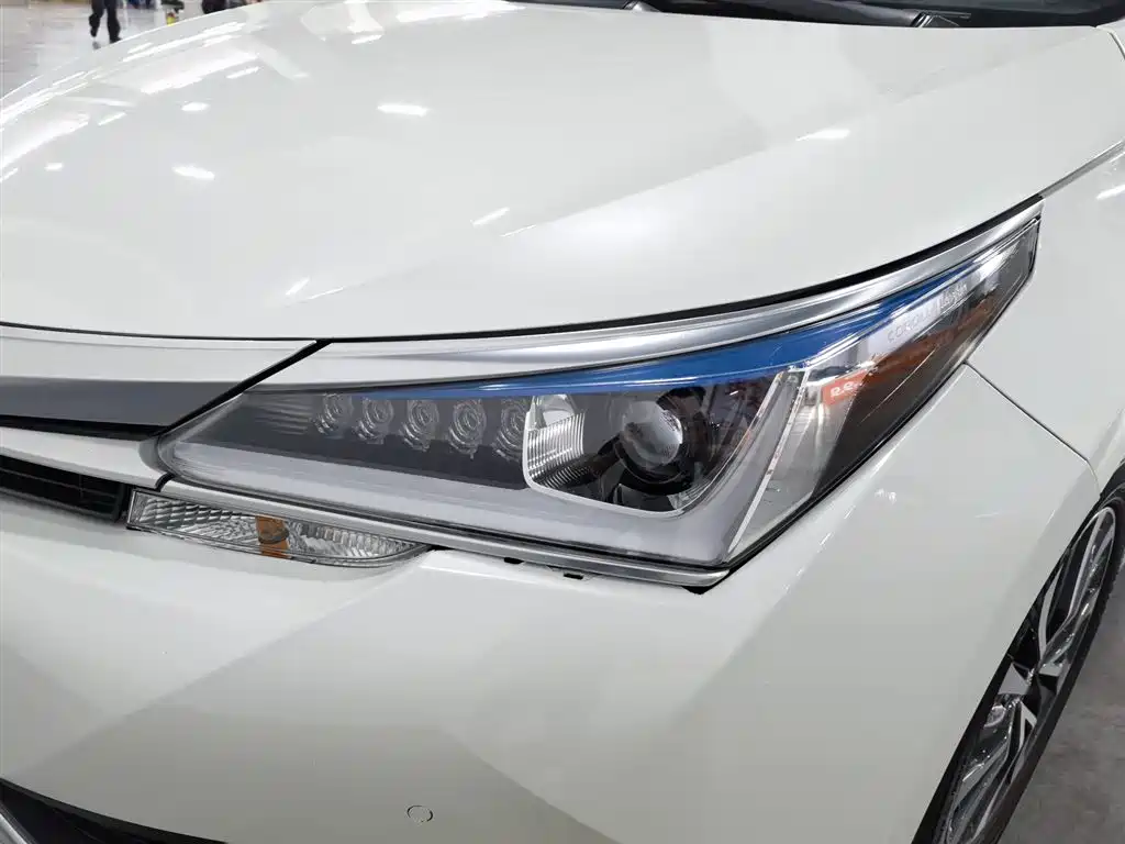 Toyota Corolla 2018 — фото 7