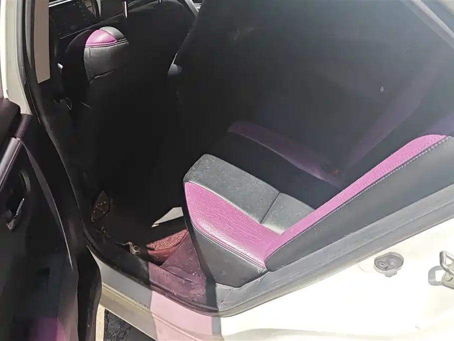Toyota Corolla 2018 — фото 11