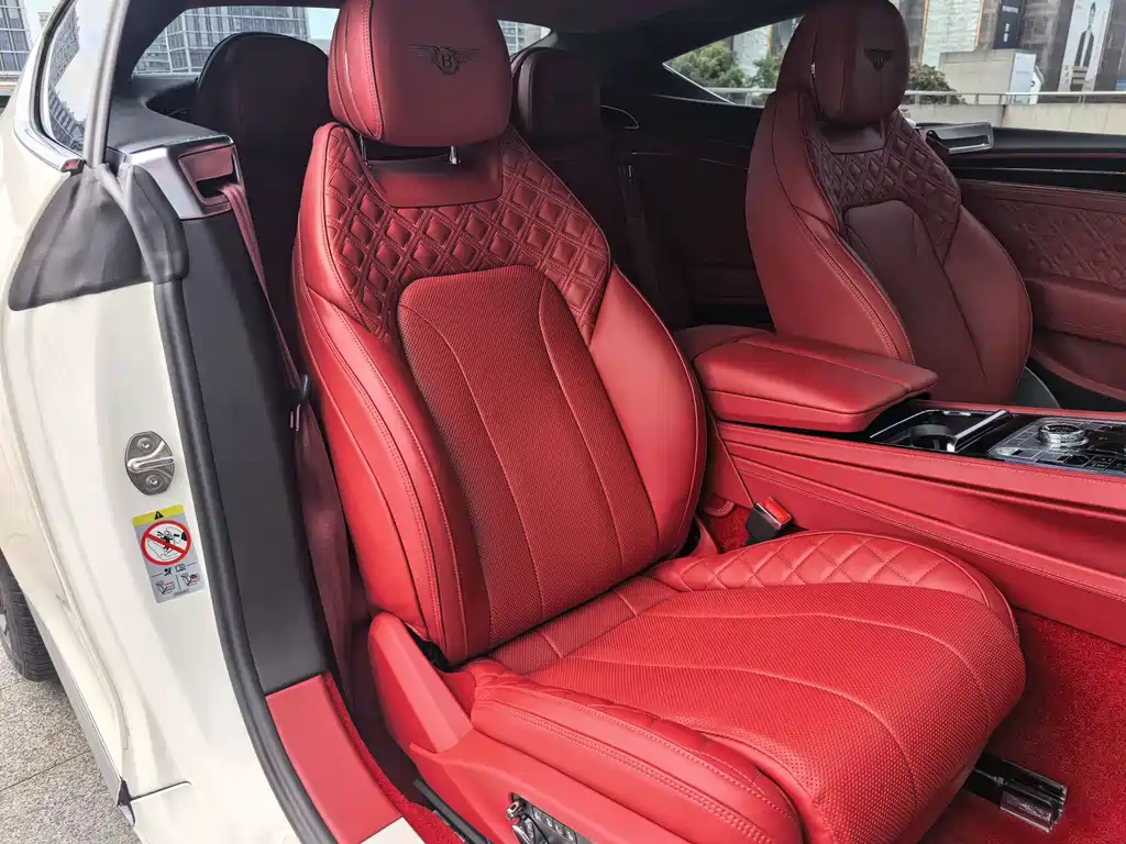 Bentley Continental 2021 — фото 16