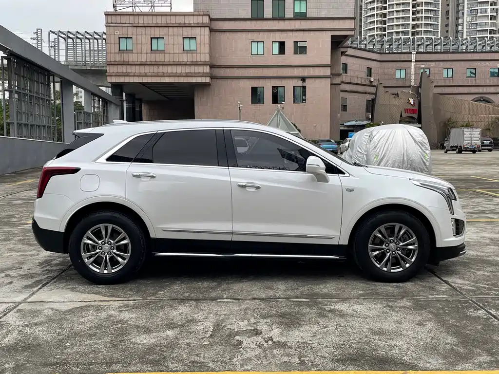 Cadillac XT5 2020 — фото 32