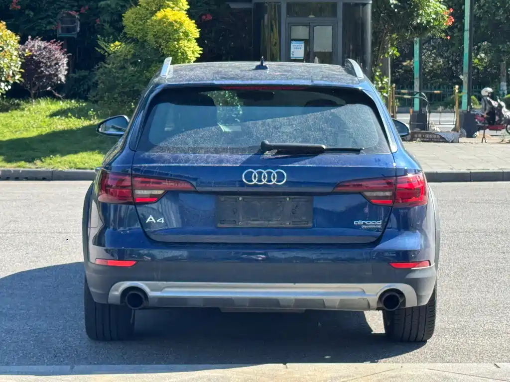 Audi A4 2018 — фото 5