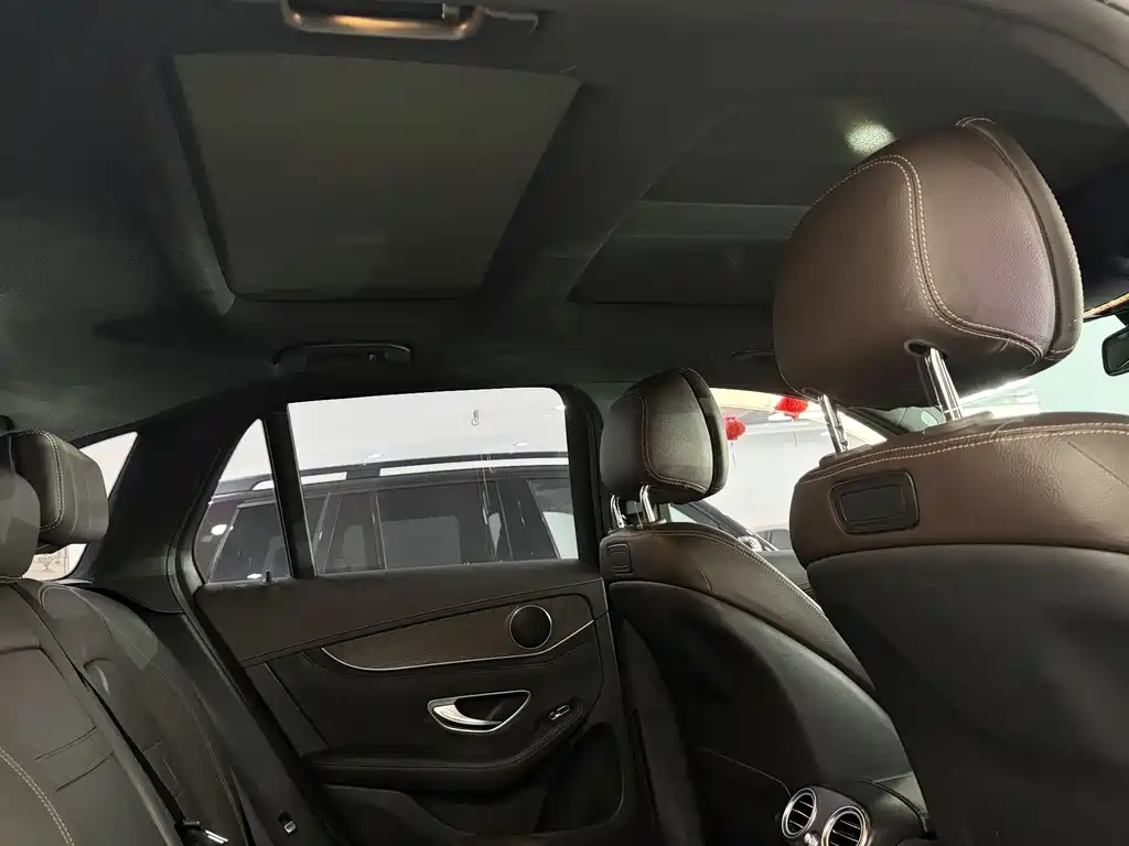 Mercedes-Benz GLC 2017 — фото 14