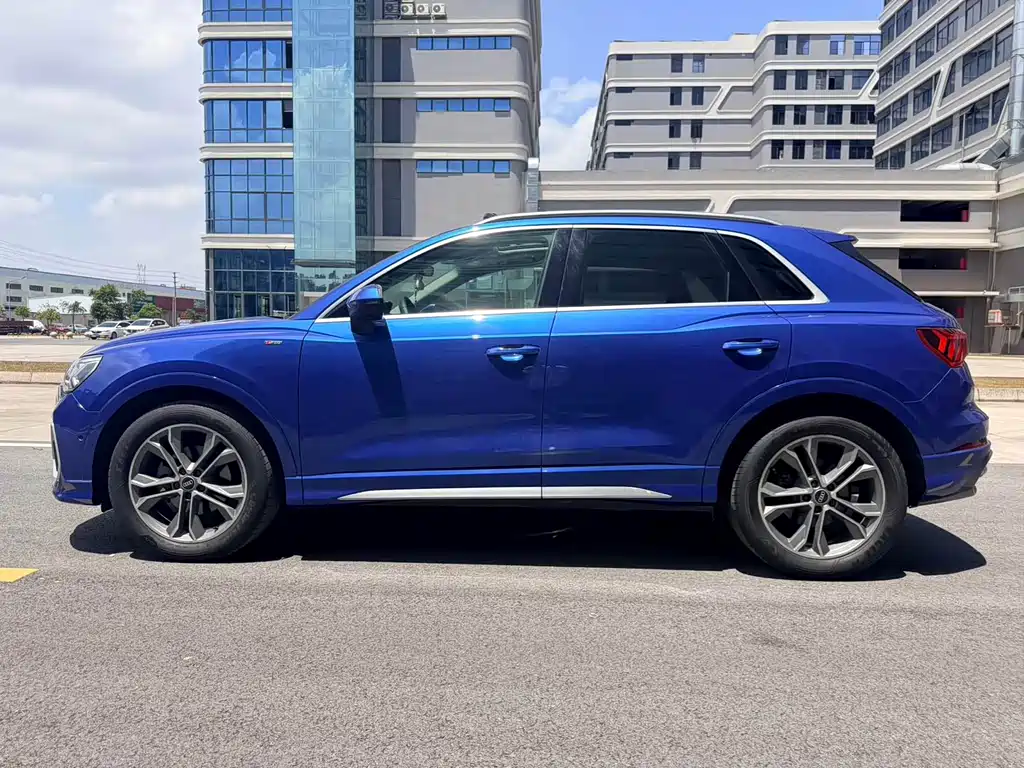 Audi Q3 2022 — фото 8