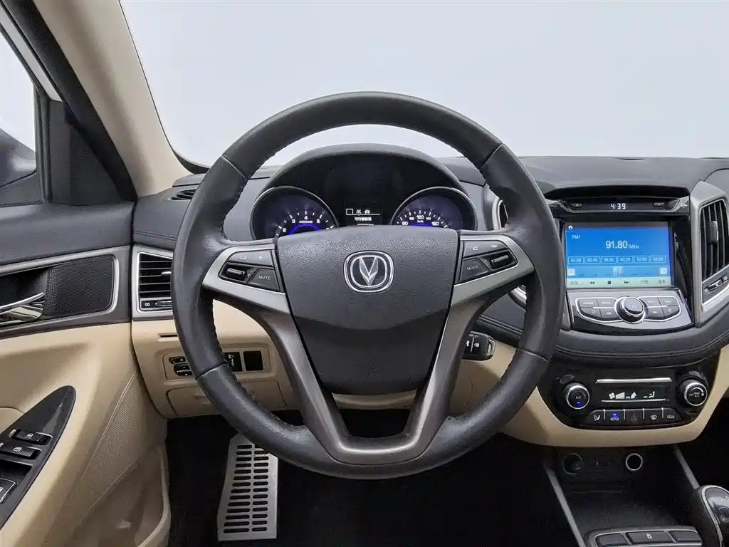 Changan Eado 2016 — фото 11