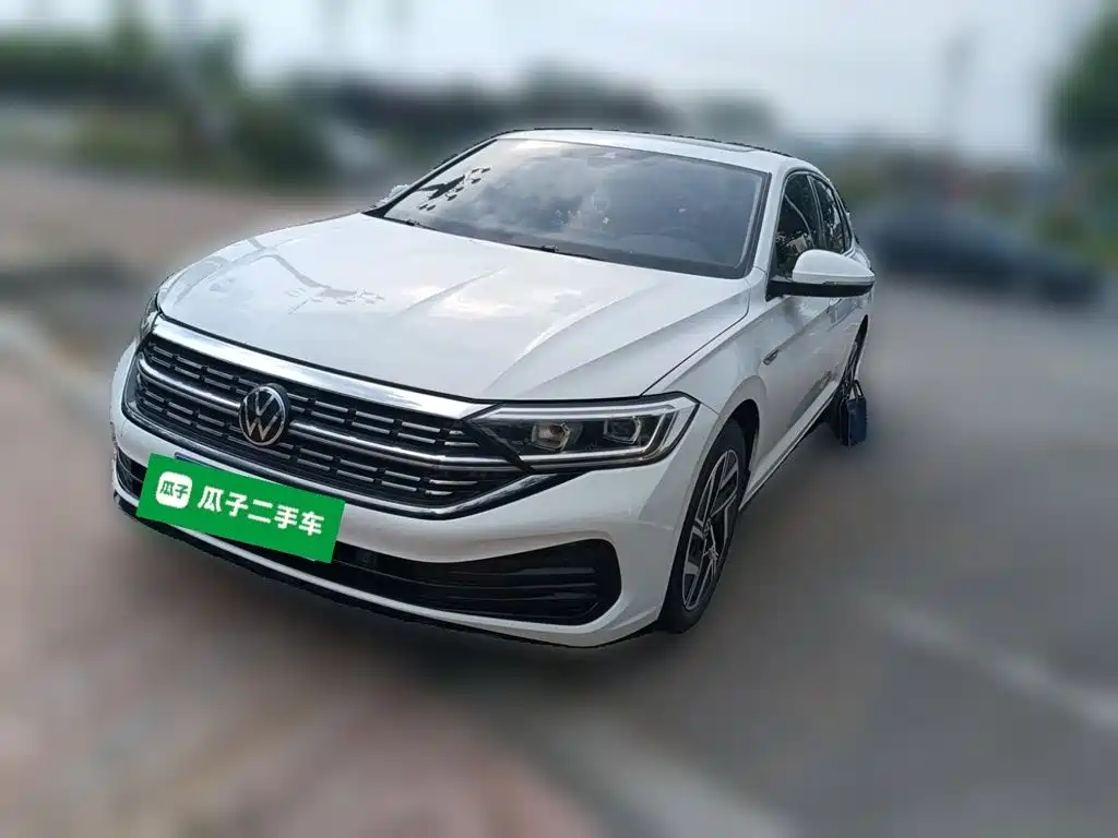 Volkswagen Sagitar 2022