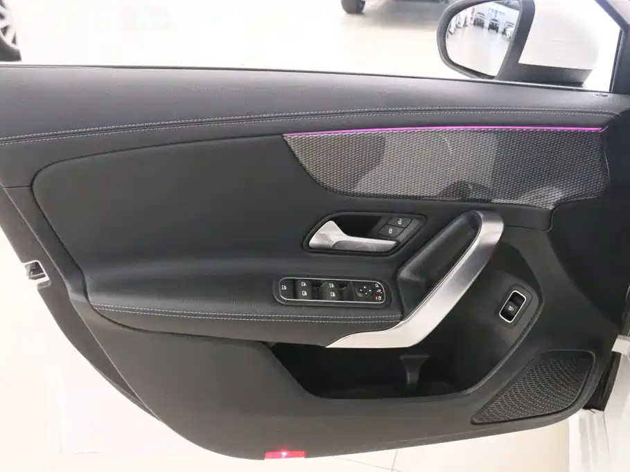 Mercedes-Benz A-Class 2021 — фото 11