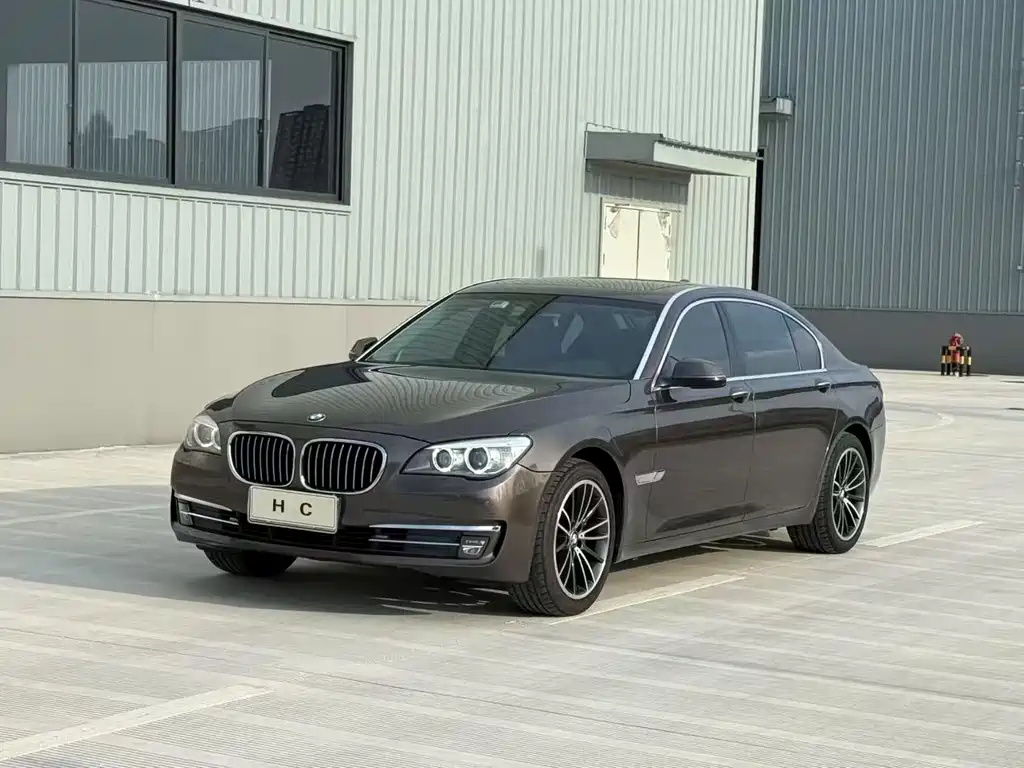 BMW 7 Series 2016 — фото 1