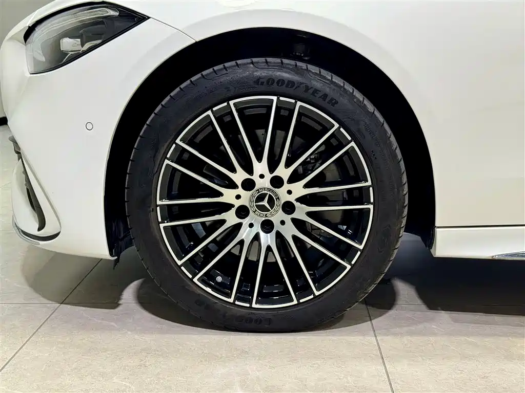 Mercedes-Benz C-Class 2023 — фото 10