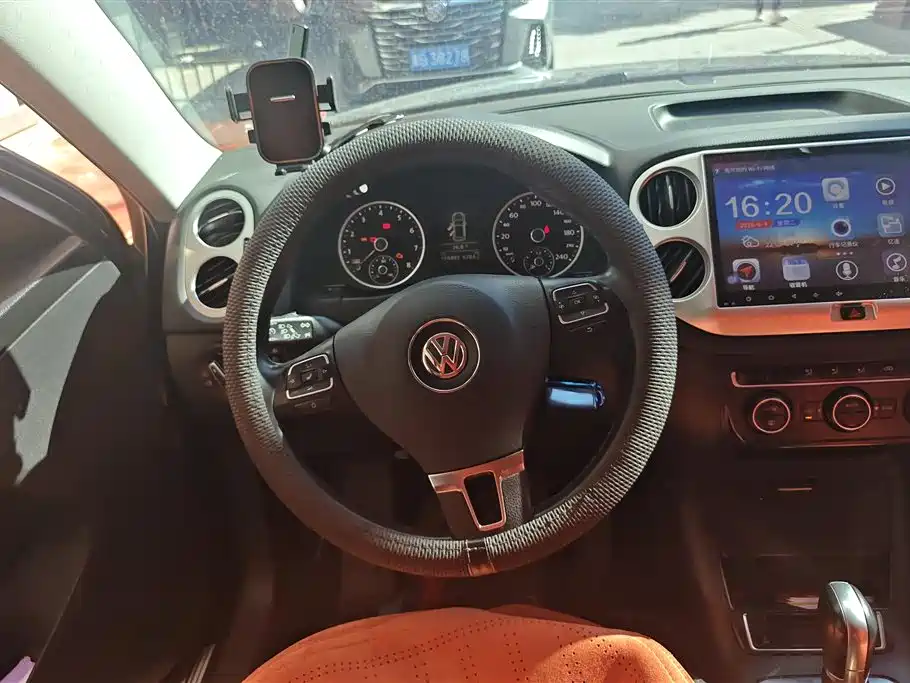 Volkswagen Tiguan 2016 — фото 15