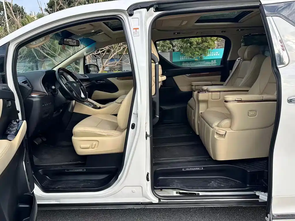 Toyota Alphard 2018 — фото 7