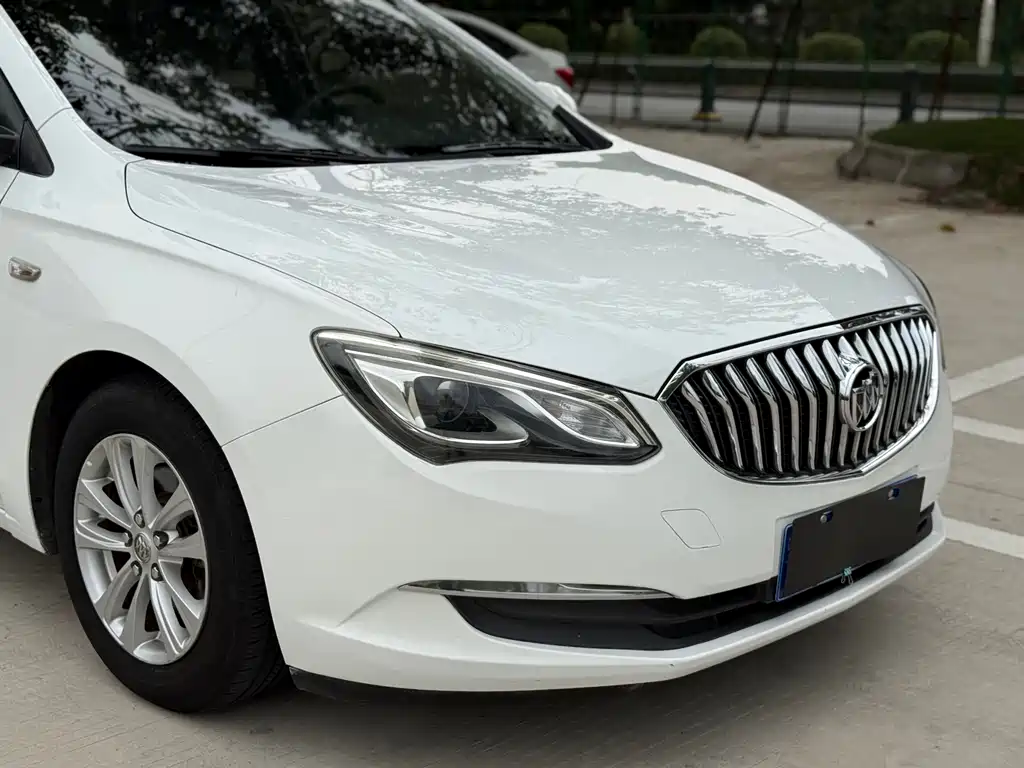 Buick Excelle 2017 — фото 8