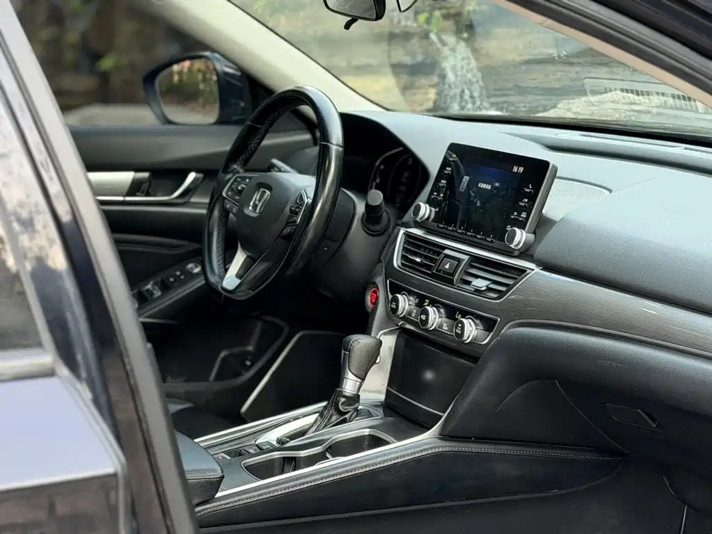 Honda Accord 2021 — фото 11