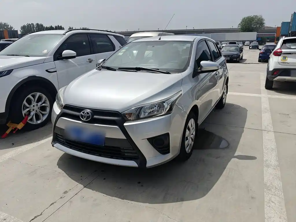 Toyota Yaris L 2014 — фото 2