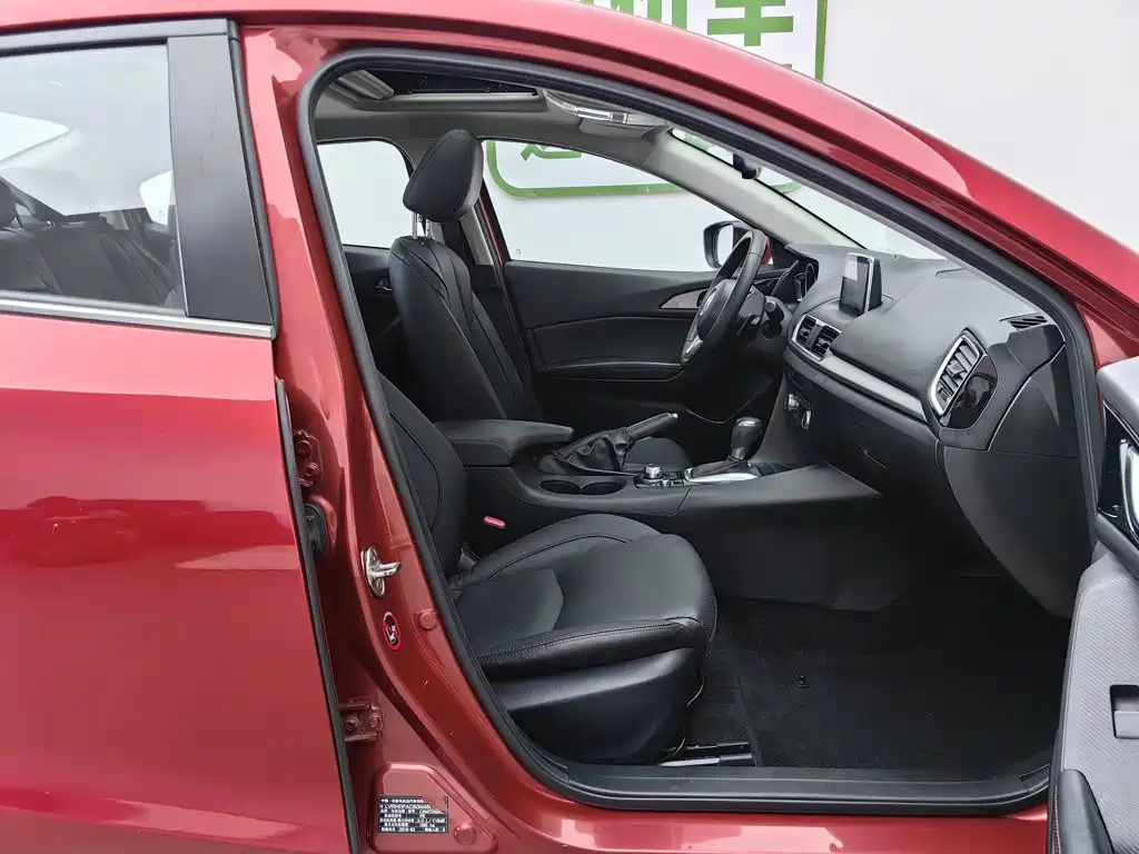 Mazda 3 Axela 2016 — фото 23
