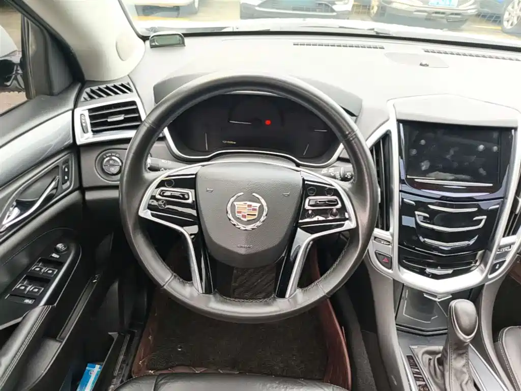 Cadillac SRX 2015 — фото 11