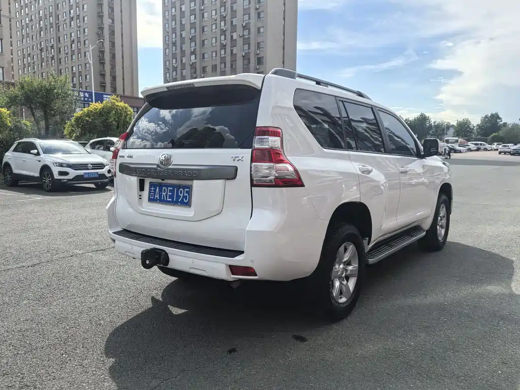 Toyota Prado 2015 — фото 10