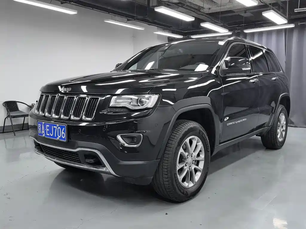Jeep Grand Cherokee 2017 — фото 1