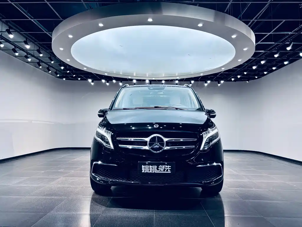 Mercedes-Benz V-Class 2021 — фото 2