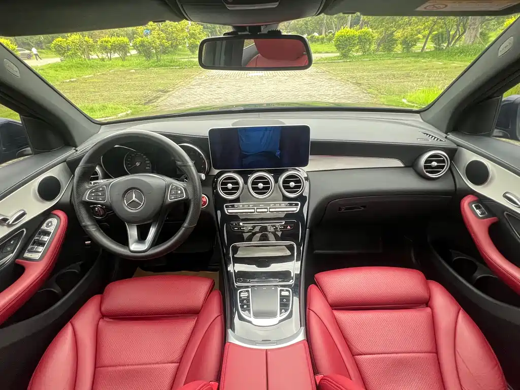 Mercedes-Benz GLC 2018 — фото 12
