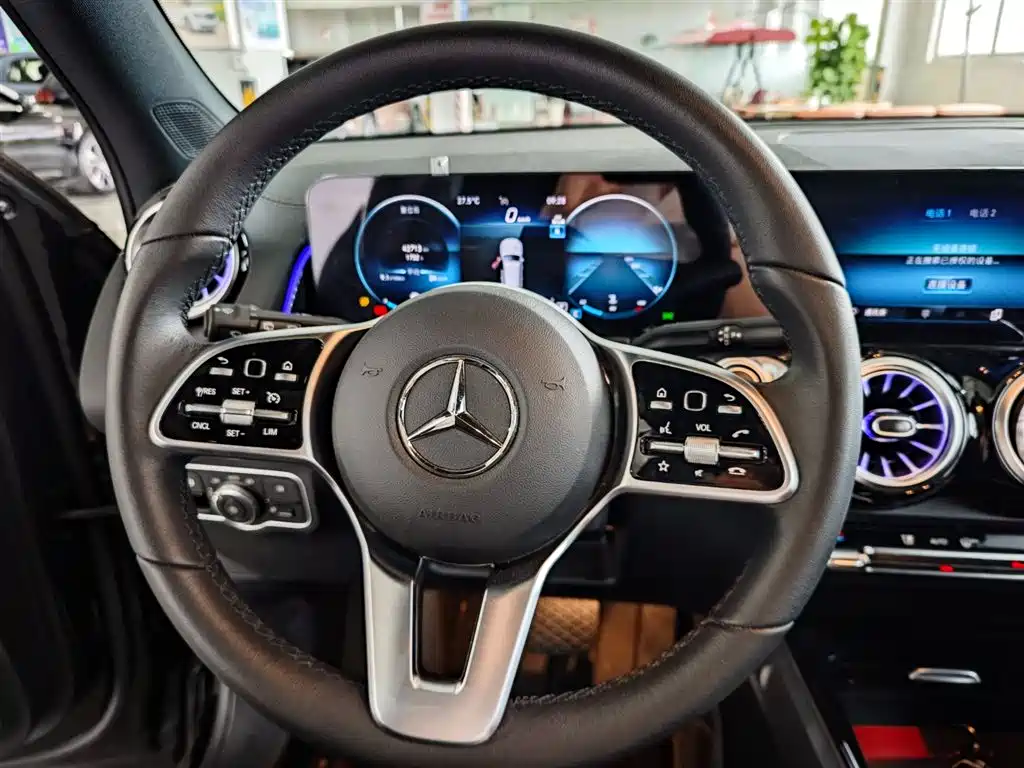 Mercedes-Benz GLB 2023 — фото 13