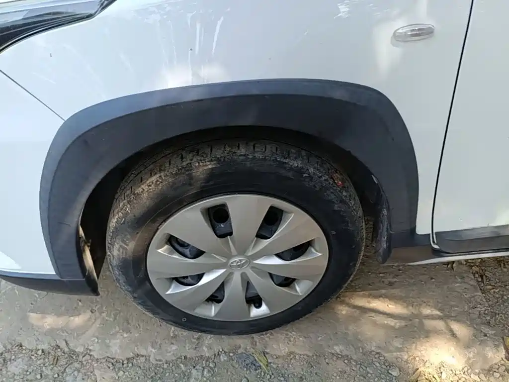 Toyota Yaris L 2021 — фото 23