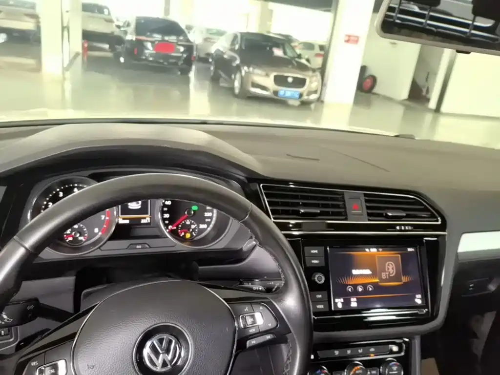 Volkswagen Tiguan L 2019 — фото 10