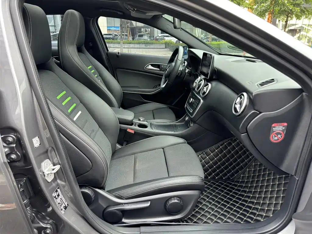 Mercedes-Benz A-Class 2017 — фото 21