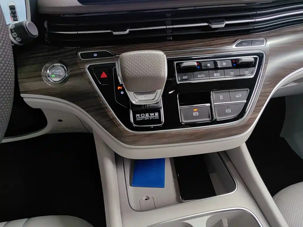Roewe iMAX8 New Energy 2024 — фото 14
